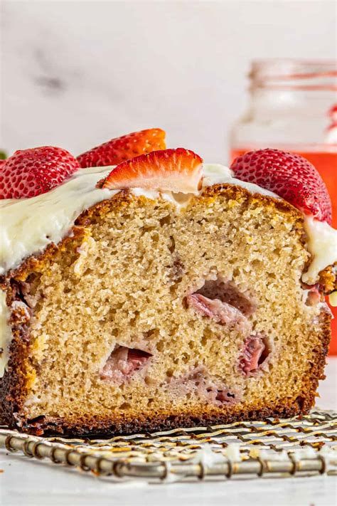 fresh strawberry pound cake easy dessert recipes