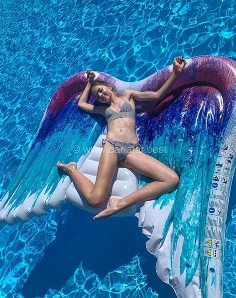 dana taranova sexy celebrities pool float instagram