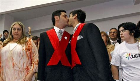 se divorcia el primer matrimonio gay de latinoamérica loc el mundo