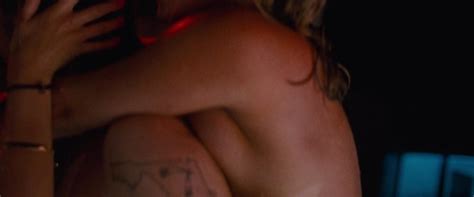Nude Video Celebs Vanessa Hudgens Nude Ashley Benson