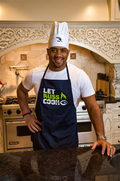 russell wilson trades  field   kitchen   russ cook