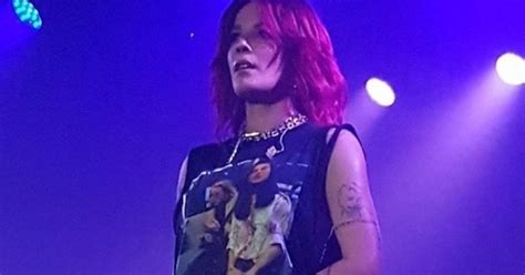 halsey wears t shirt with image of assaulted lesbian couple at london show