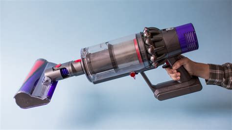 dyson cyclone  vacuum review bigger isnt   mashable