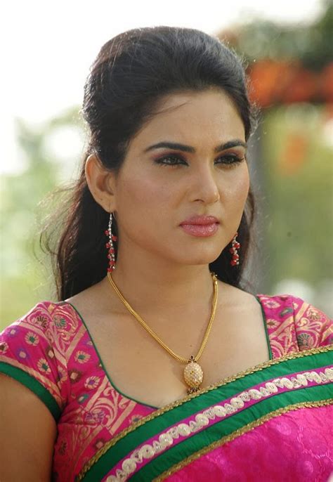 newly married hot kerala house wife kavya sexy red saree pallu drop showing big juicy boobies in