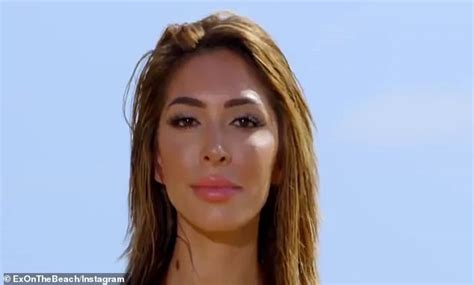 farrah abraham blasted on social media after recreating kourtney kardashian nude bathroom snap