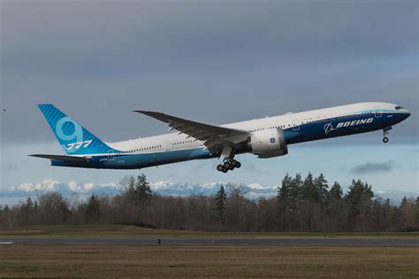 Today In Aviation Boeings 777x Completes Maiden Flight