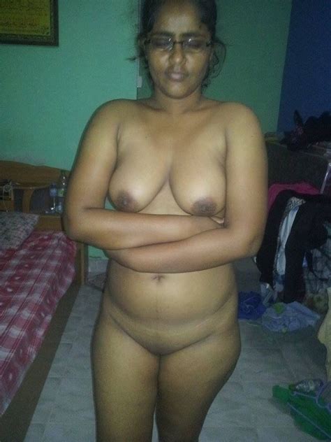 Indian Girl Showing Her Big Tits And Shaved Pussy 6 Pics