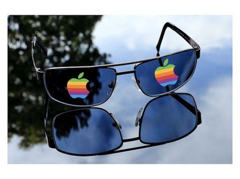 apples ar glasses reportedly  sleek  hell coming sooner  expected mspoweruser