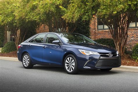 toyota camry adds standard features    prices    autosca