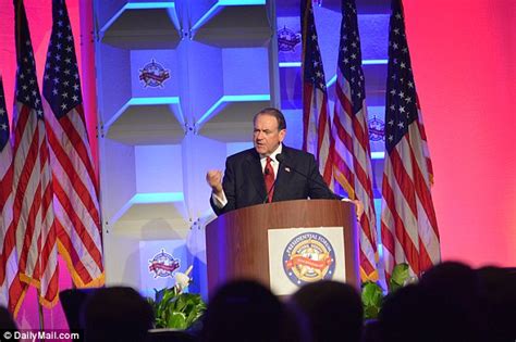 mike huckabee dodges on crazy question about officiating at a gay wedding daily mail online