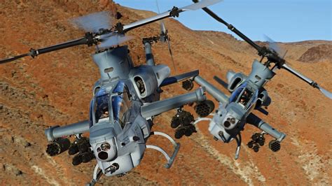 amazing facts  bell ah  viper  attack helicopter crew daily