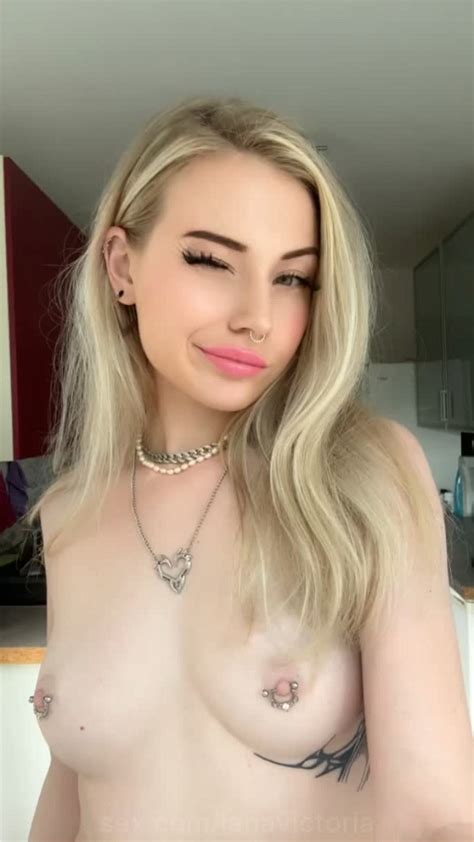 lanavictoria little ahegao face to spice up your day😼 blonde teen