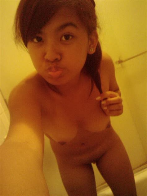 asian teenie is naked and making super cute selfie pics nude amateur girls