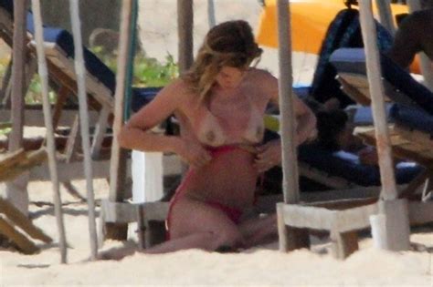 doutzen kroes topless paparazzi pics — super model showed her tits scandal planet