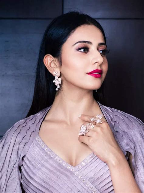 10 Pics Of Rakul Preet Singh That Prove She Can Be Effortlessly