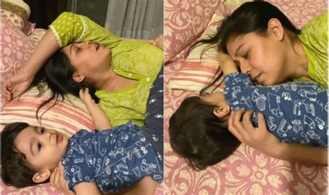 Sunidhi Chauhan And Son Tegh’s Video Singing ‘kaate Nahin Katne’ Is The