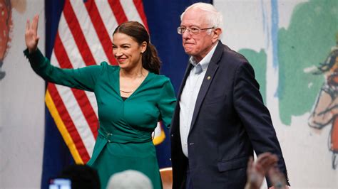 Bernie Sanders Aoc Join Forces To Push Green New Deal In Iowa