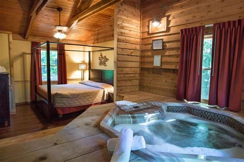 Private Hot Tub Cabin ⋆ Forrest Hills Resort