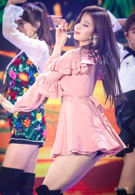 twice sana s shortest stage outfit since debut daily k pop news