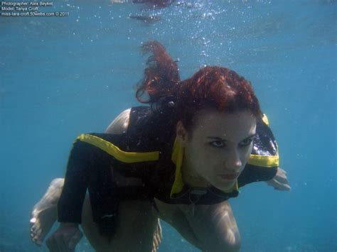 Tomb Raider Underwater Cosplay 38 Pics