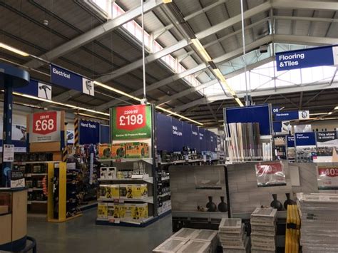 wickes rapped  doubling  price   kitchen  offering