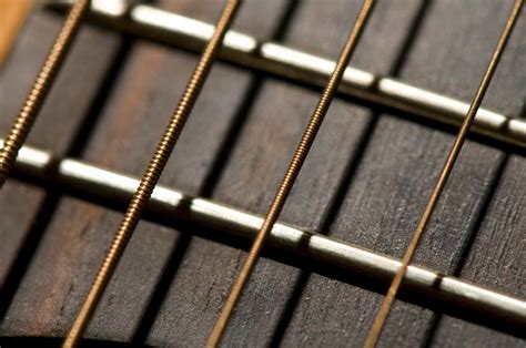 choosing   guitar strings
