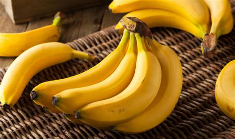 health benefits  banana    reasons   banana