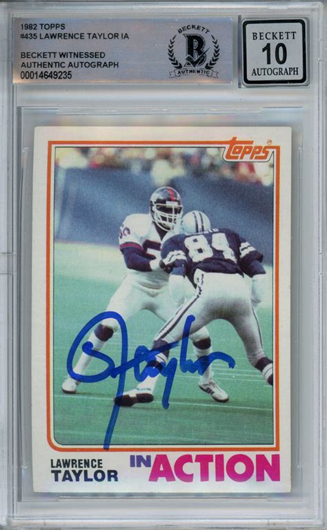 lawrence taylor autographed  topps  rookie card beckett slab