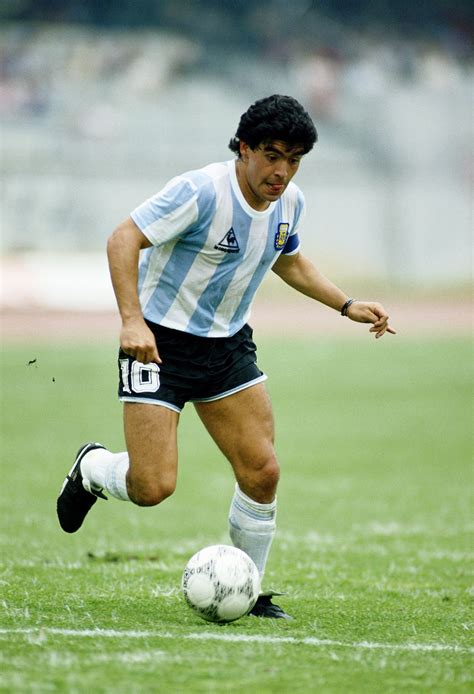 56 Looks De Diego Maradona Football Iconc Fotografía De Fútbol