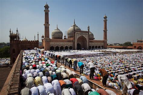 muslims holy month  ramadan starts  june  philippine primer