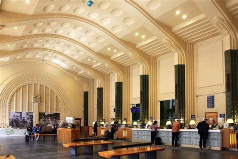 imposing art deco booking hall  helsinki central station