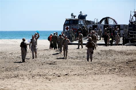 Coming Ashore 1st Mlg Marines Support Pacom Amphibious Leaders