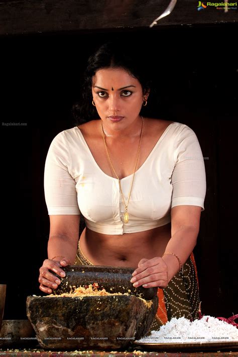 swetha menon hot in rathinirvedam hd hq wallpapers actress hot pics wallpapers images news