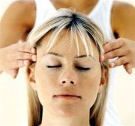 8 herbs and massage to get rid of a headache head massage ayurvedic
