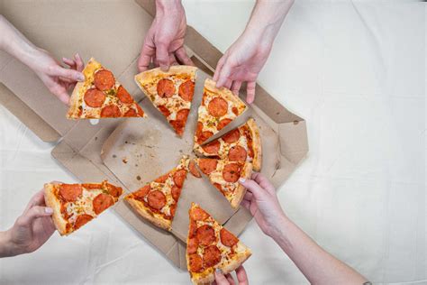 pizza sizes explained  guide   pizza size  order