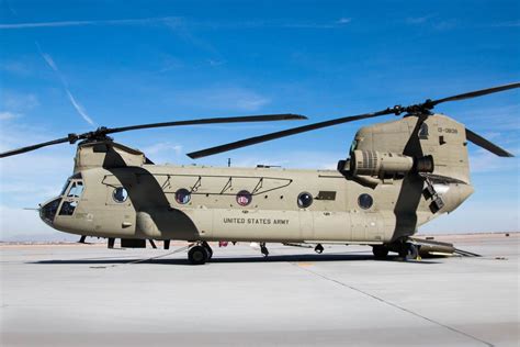 dangerous   flying army chinook helicopter business insider