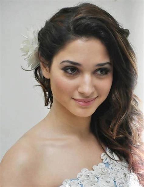 Himmatwala Sexy Tamanna S Sweet Photos