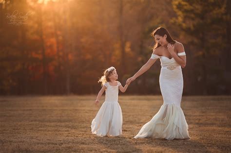 20 sweet mommy and me photoshoot ideas to try in 2022