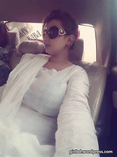 bangladeshi sexy and hot boobsy real life bhabi aunty ‘afreen khan white salwar kameez photo