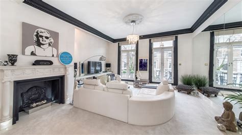 The Sex Pistols Lead Singers Former London Apartment Is For Rent