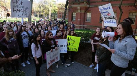 Harvard Women Protest School’s Crackdown On Single Sex Groups