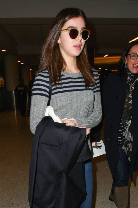 hailee steinfeld casual style at lax airport january