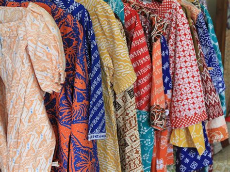 batik garut persembahan  swiss van java indonesia kaya