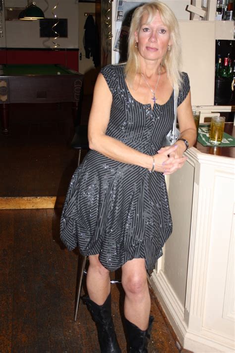 lindylegs 53 from exeter is a local granny looking for casual sex
