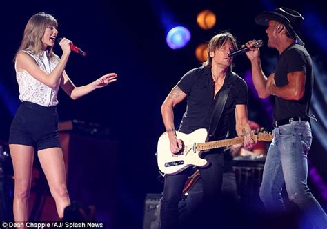 country music television awards taylor swift shows off her dance moves