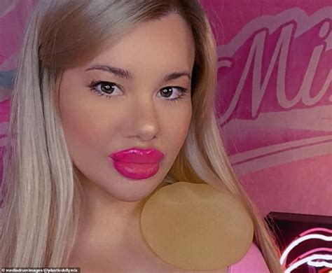 Woman Reveals Shes Spent Over 11k Modeling Herself On Marilyn Monroe