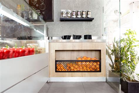 juice health bar interior design  behance