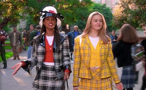 11 Uncomfortable 90s Fashion Trends We Should Leave In The Painful