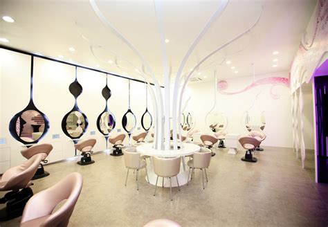 fancy white hairdressing salon shop interior decorate design