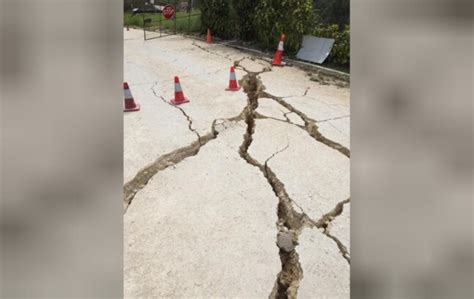 In Pictures Earthquake Of 7 5 Magnitude Leaves Papua New Guinea